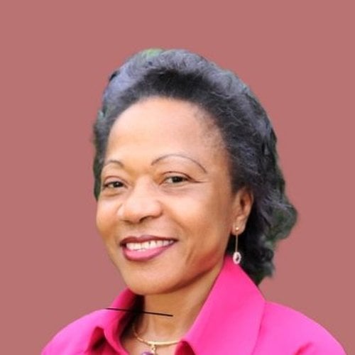 Portrait du Dr Ernestine GWET-BELL, 2ᵉ présidente · mandat exceptionnel de 4 ans du GIERAF